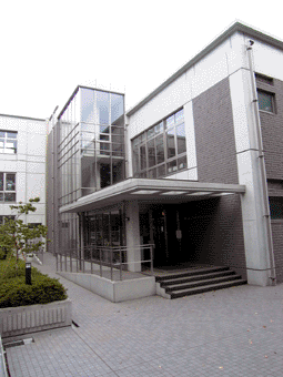 Photo : Mildred Topp Othmer Library Built in 2000